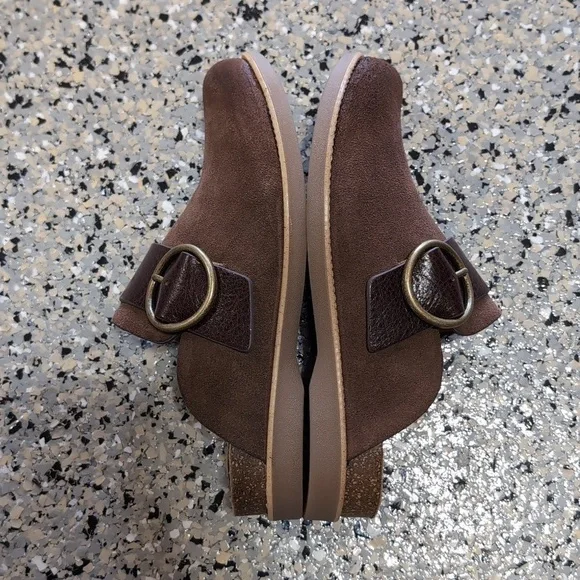 Soft Billie Suede Clog - Picture 3 of 5